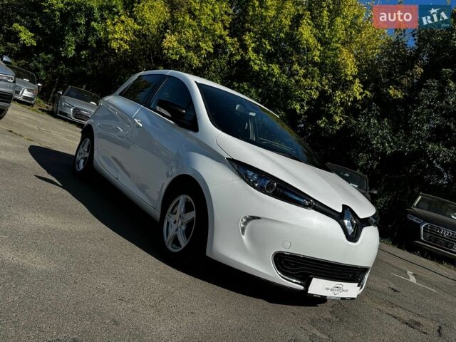 Білий Рено Зое, об'ємом двигуна 0 л та пробігом 127 тис. км за 10300 $, фото 4 на Automoto.ua