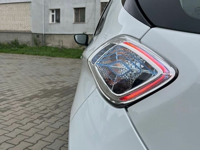 Білий Рено Зое, об'ємом двигуна 0 л та пробігом 157 тис. км за 8650 $, фото 12 на Automoto.ua