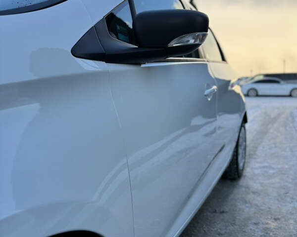 Білий Рено Зое, об'ємом двигуна 0 л та пробігом 54 тис. км за 10300 $, фото 8 на Automoto.ua