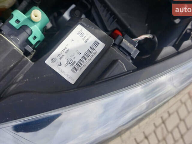 Белый Рено Зое, объемом двигателя 0 л и пробегом 199 тыс. км за 7999 $, фото 6 на Automoto.ua