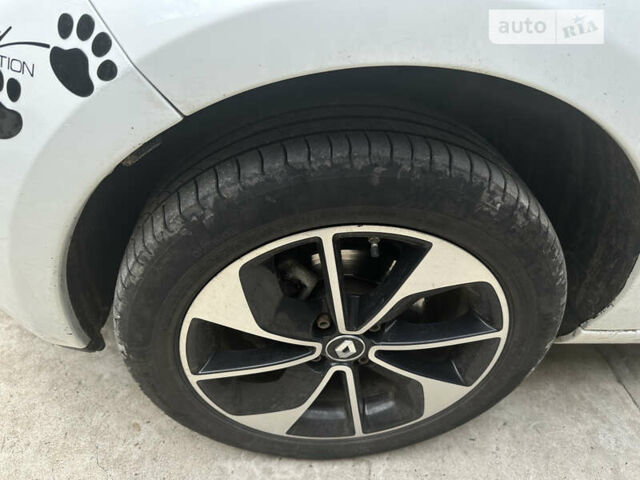 Білий Рено Зое, об'ємом двигуна 0 л та пробігом 145 тис. км за 9000 $, фото 2 на Automoto.ua