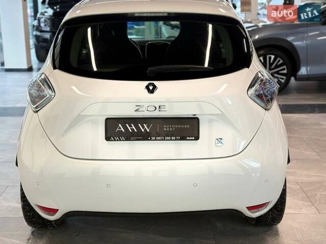 Білий Рено Зое, об'ємом двигуна 0 л та пробігом 121 тис. км за 7300 $, фото 7 на Automoto.ua