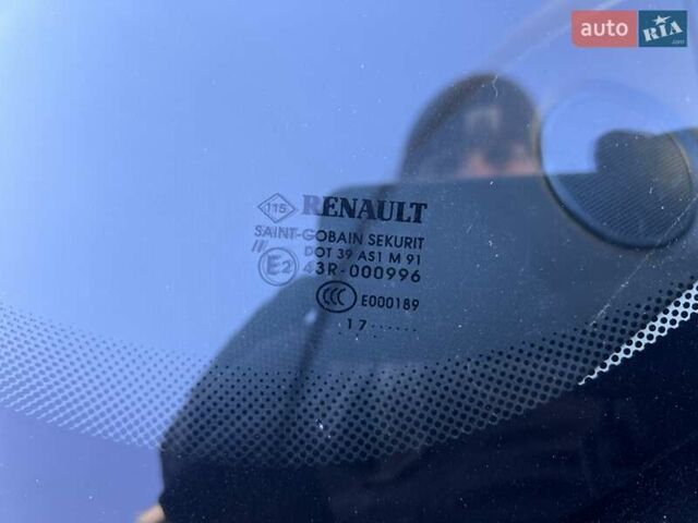 Рено Зое 2017 в Черновцах на Automoto.ua Белый Рено Зое, объемом двигателя 0 л и пробегом 60 тыс. км за 9200 $, фото 18 на Automoto.ua