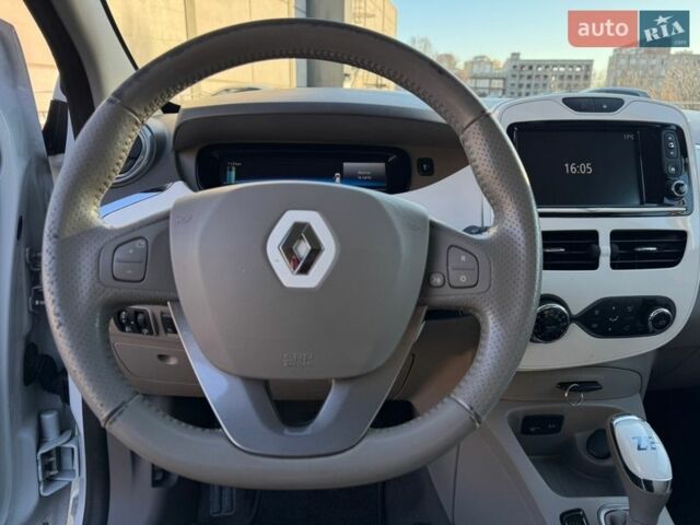 Білий Рено Зое, об'ємом двигуна 0 л та пробігом 83 тис. км за 9000 $, фото 19 на Automoto.ua