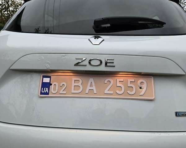 Белый Рено Зое, объемом двигателя 0 л и пробегом 137 тыс. км за 7800 $, фото 4 на Automoto.ua