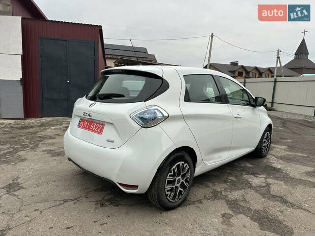 Білий Рено Зое, об'ємом двигуна 0 л та пробігом 84 тис. км за 7900 $, фото 4 на Automoto.ua