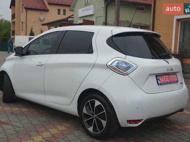 Белый Рено Зое, объемом двигателя 0 л и пробегом 136 тыс. км за 9000 $, фото 10 на Automoto.ua