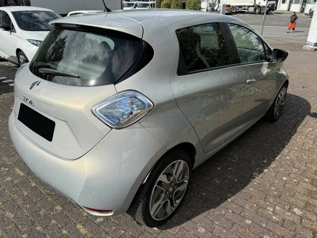 Білий Рено Зое, об'ємом двигуна 0 л та пробігом 58 тис. км за 5000 $, фото 4 на Automoto.ua
