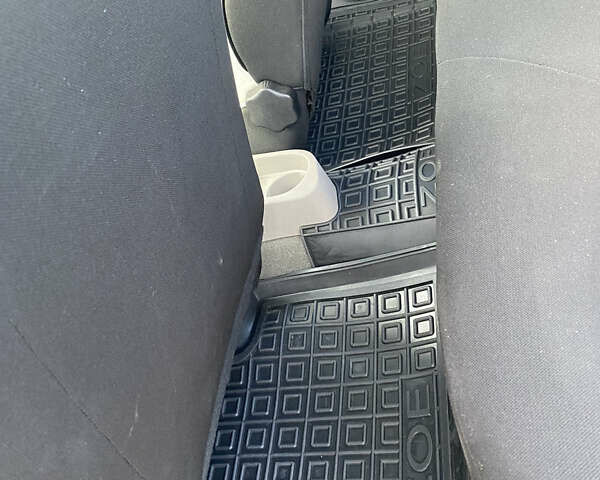 Білий Рено Зое, об'ємом двигуна 0 л та пробігом 47 тис. км за 13200 $, фото 11 на Automoto.ua