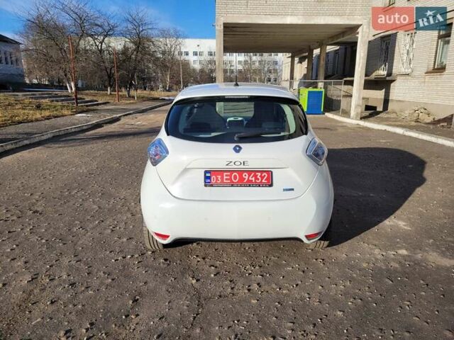 Белый Рено Зое, объемом двигателя 0 л и пробегом 143 тыс. км за 8700 $, фото 6 на Automoto.ua