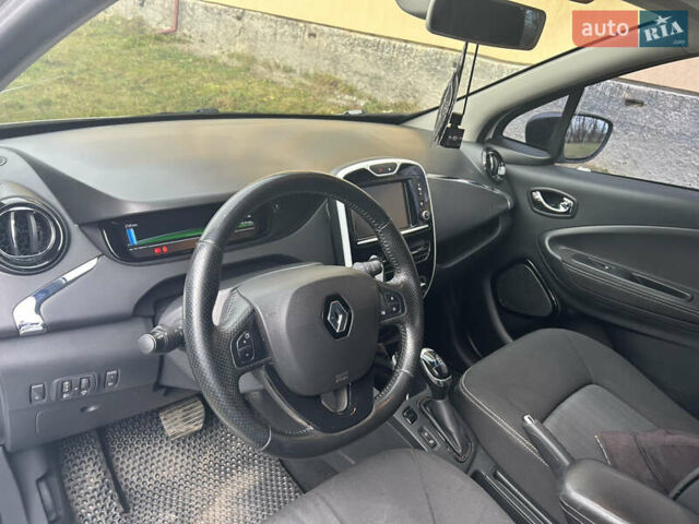 Білий Рено Зое, об'ємом двигуна 0 л та пробігом 147 тис. км за 8300 $, фото 1 на Automoto.ua