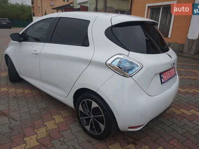Белый Рено Зое, объемом двигателя 0 л и пробегом 136 тыс. км за 9000 $, фото 18 на Automoto.ua