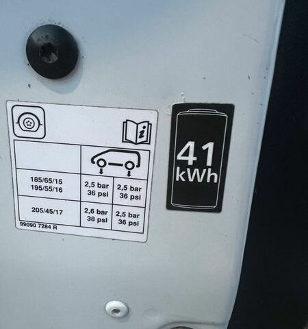 Білий Рено Зое, об'ємом двигуна 0 л та пробігом 101 тис. км за 9299 $, фото 14 на Automoto.ua