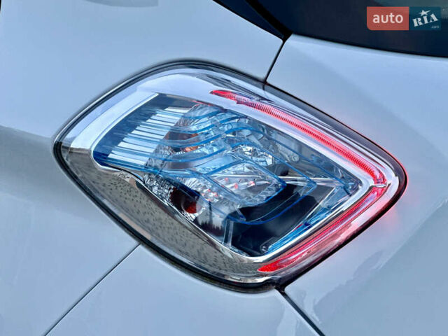 Белый Рено Зое, объемом двигателя 0 л и пробегом 43 тыс. км за 9399 $, фото 22 на Automoto.ua