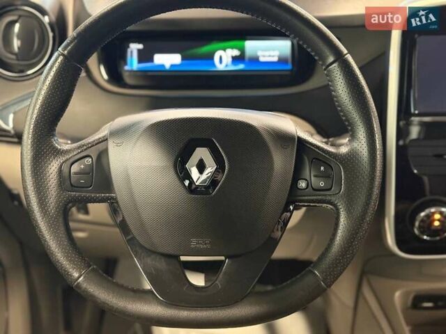 Білий Рено Зое, об'ємом двигуна 0 л та пробігом 121 тис. км за 7300 $, фото 22 на Automoto.ua