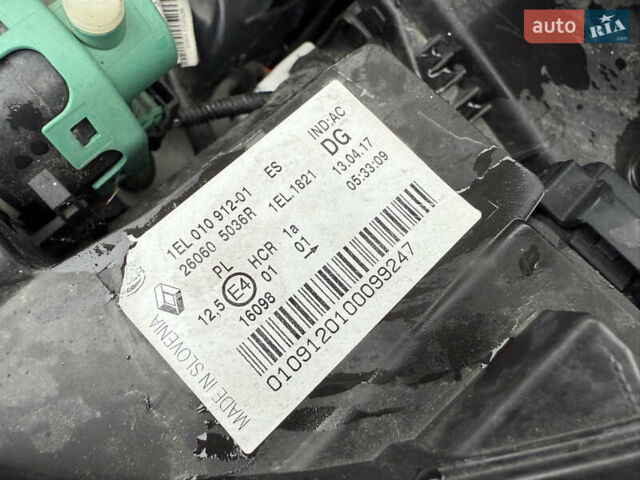 Белый Рено Зое, объемом двигателя 0 л и пробегом 106 тыс. км за 8100 $, фото 26 на Automoto.ua