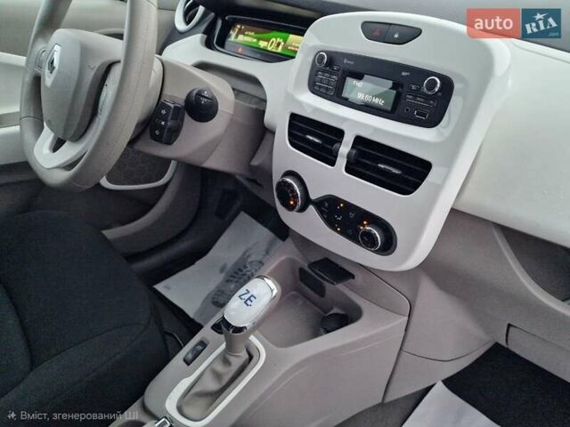 Білий Рено Зое, об'ємом двигуна 0 л та пробігом 33 тис. км за 9900 $, фото 40 на Automoto.ua