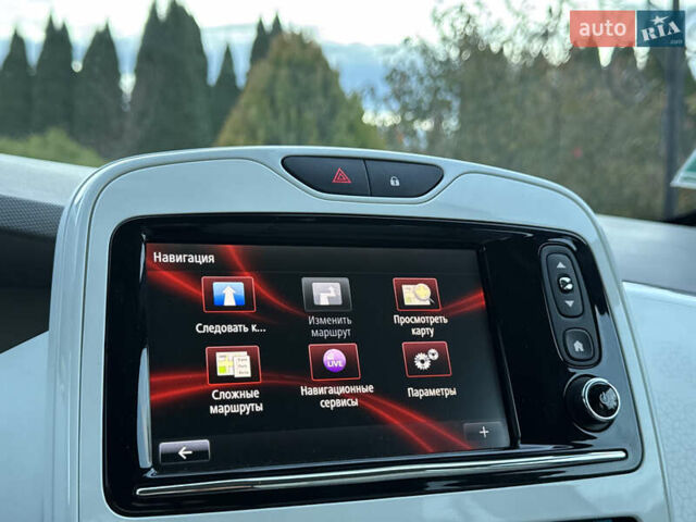 Білий Рено Зое, об'ємом двигуна 0 л та пробігом 43 тис. км за 9995 $, фото 75 на Automoto.ua