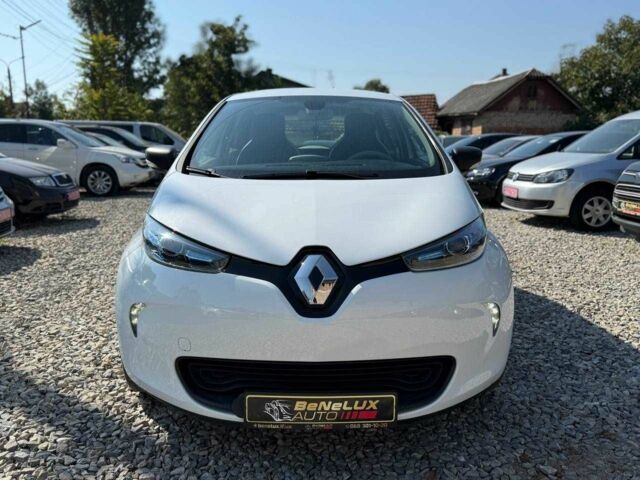 Белый Рено Зое, объемом двигателя 0 л и пробегом 93 тыс. км за 9799 $, фото 1 на Automoto.ua