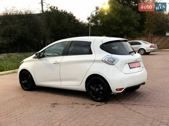 Білий Рено Зое, об'ємом двигуна 0 л та пробігом 120 тис. км за 8900 $, фото 3 на Automoto.ua