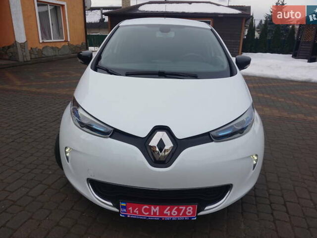 Белый Рено Зое, объемом двигателя 0 л и пробегом 102 тыс. км за 9777 $, фото 13 на Automoto.ua