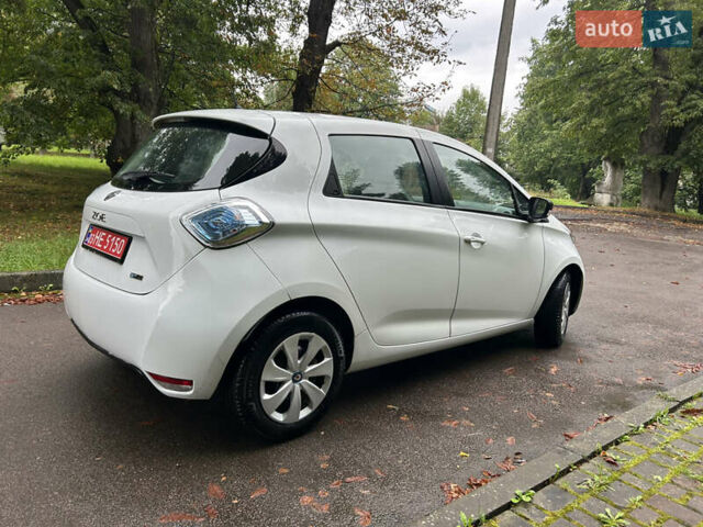 Білий Рено Зое, об'ємом двигуна 0 л та пробігом 96 тис. км за 8600 $, фото 5 на Automoto.ua