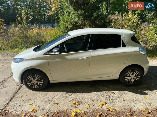 Білий Рено Зое, об'ємом двигуна 0 л та пробігом 107 тис. км за 9700 $, фото 5 на Automoto.ua
