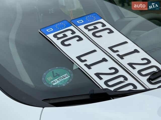 Білий Рено Зое, об'ємом двигуна 0 л та пробігом 82 тис. км за 6750 $, фото 19 на Automoto.ua