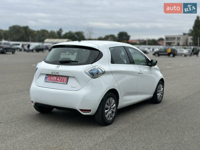 Белый Рено Зое, объемом двигателя 0 л и пробегом 74 тыс. км за 9550 $, фото 2 на Automoto.ua