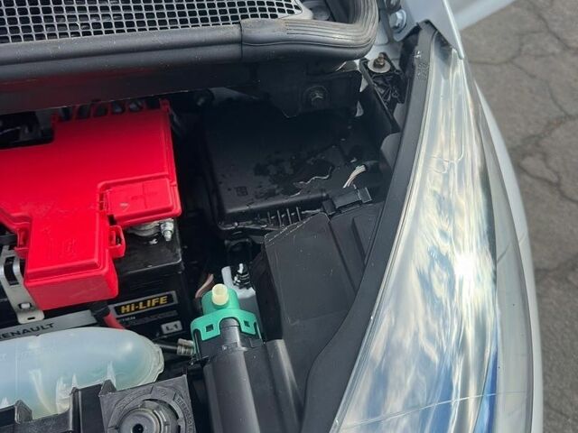 Білий Рено Зое, об'ємом двигуна 0 л та пробігом 83 тис. км за 9800 $, фото 45 на Automoto.ua