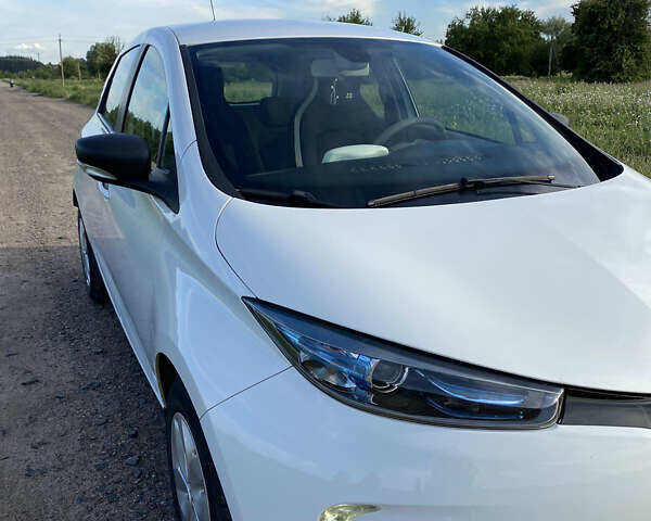 Білий Рено Зое, об'ємом двигуна 0 л та пробігом 47 тис. км за 13200 $, фото 4 на Automoto.ua