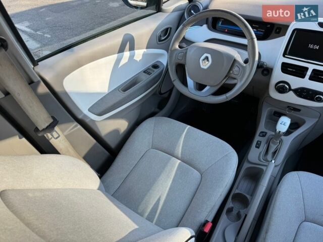 Білий Рено Зое, об'ємом двигуна 0 л та пробігом 83 тис. км за 9000 $, фото 9 на Automoto.ua