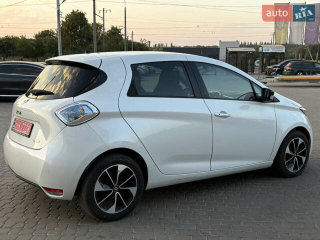 Белый Рено Зое, объемом двигателя 0 л и пробегом 128 тыс. км за 8500 $, фото 3 на Automoto.ua