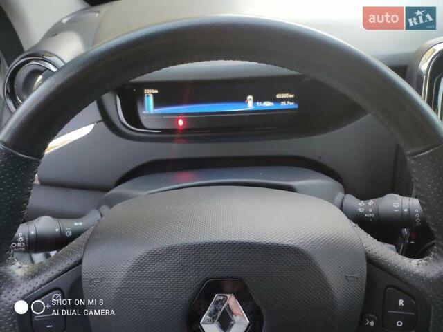 Білий Рено Зое, об'ємом двигуна 0 л та пробігом 65 тис. км за 9350 $, фото 29 на Automoto.ua