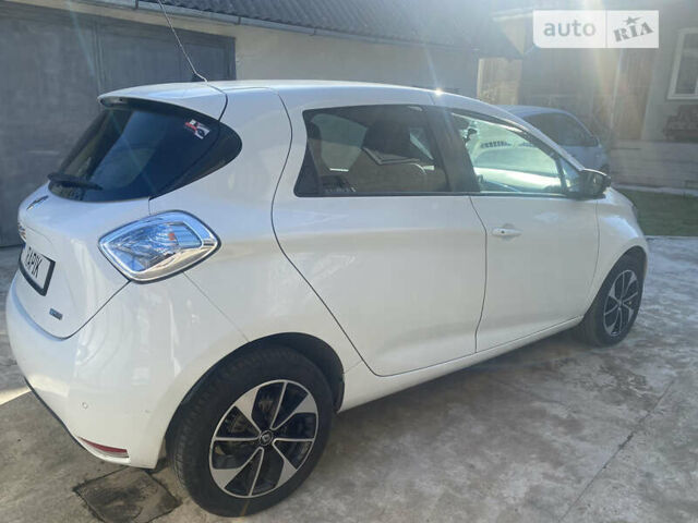 Білий Рено Зое, об'ємом двигуна 0 л та пробігом 145 тис. км за 9000 $, фото 27 на Automoto.ua