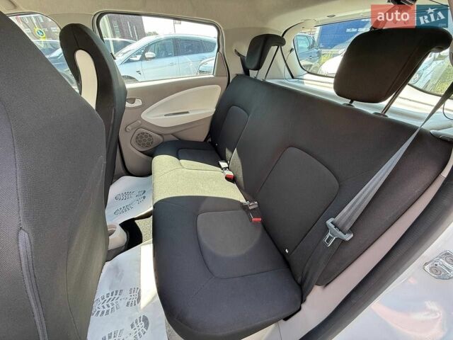 Белый Рено Зое, объемом двигателя 0 л и пробегом 179 тыс. км за 8700 $, фото 16 на Automoto.ua