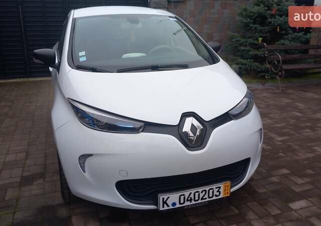 Білий Рено Зое, об'ємом двигуна 0 л та пробігом 113 тис. км за 9600 $, фото 6 на Automoto.ua