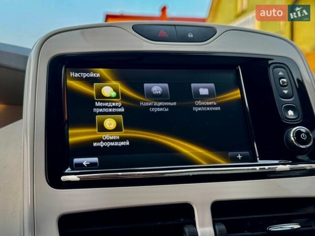 Белый Рено Зое, объемом двигателя 0 л и пробегом 96 тыс. км за 9495 $, фото 98 на Automoto.ua