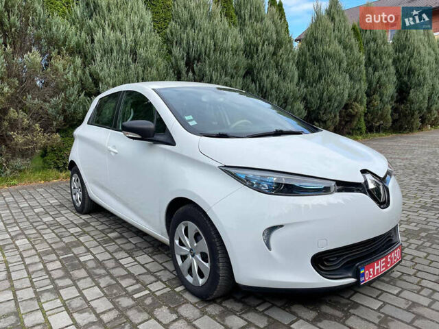 Белый Рено Зое, объемом двигателя 0 л и пробегом 97 тыс. км за 9500 $, фото 7 на Automoto.ua