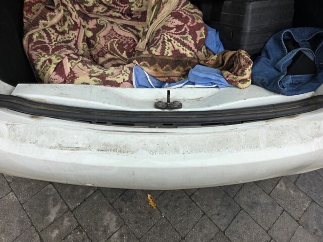 Белый Рено Зое, объемом двигателя 0 л и пробегом 152 тыс. км за 8400 $, фото 8 на Automoto.ua