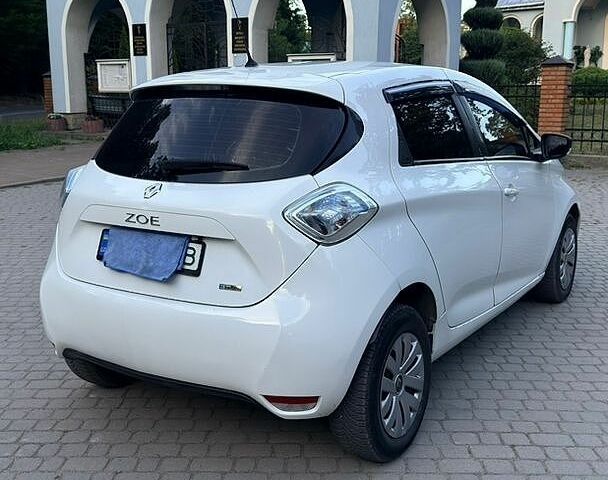 Білий Рено Зое, об'ємом двигуна 0 л та пробігом 200 тис. км за 8300 $, фото 3 на Automoto.ua