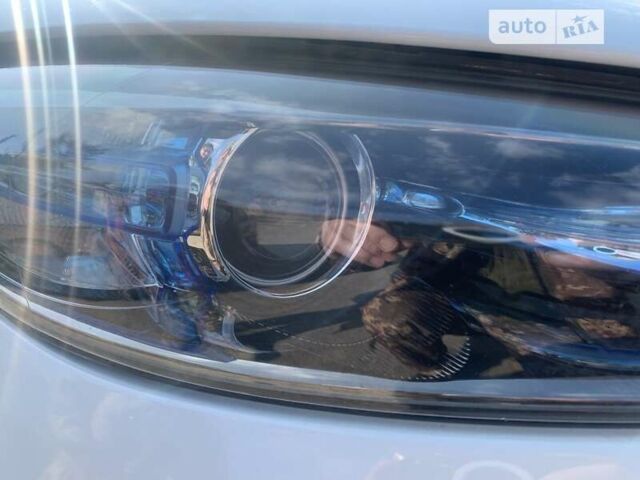 Белый Рено Зое, объемом двигателя 0 л и пробегом 120 тыс. км за 9850 $, фото 42 на Automoto.ua