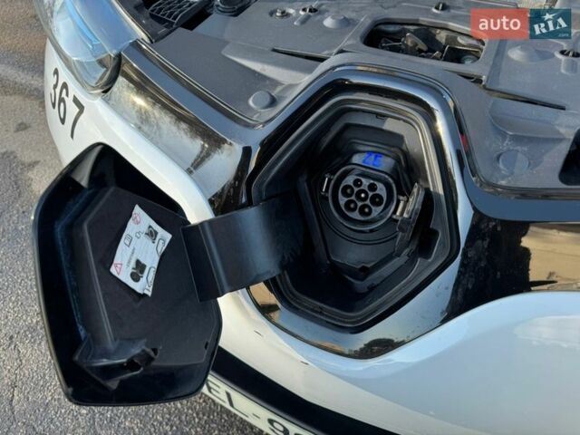 Білий Рено Зое, об'ємом двигуна 0 л та пробігом 83 тис. км за 9000 $, фото 34 на Automoto.ua