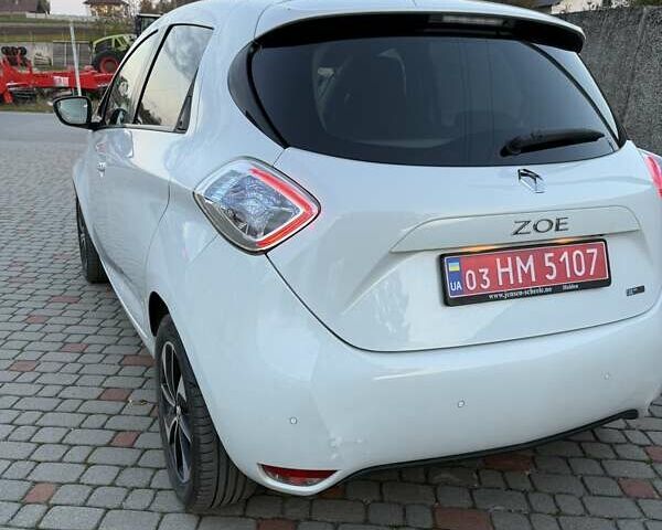 Белый Рено Зое, объемом двигателя 0 л и пробегом 132 тыс. км за 8800 $, фото 5 на Automoto.ua