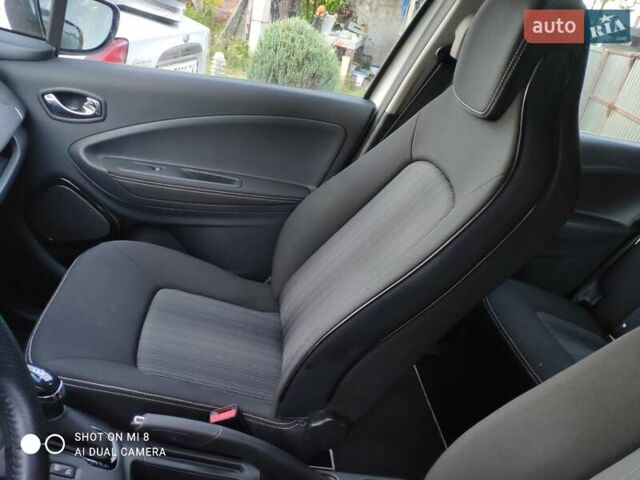 Білий Рено Зое, об'ємом двигуна 0 л та пробігом 65 тис. км за 9350 $, фото 27 на Automoto.ua