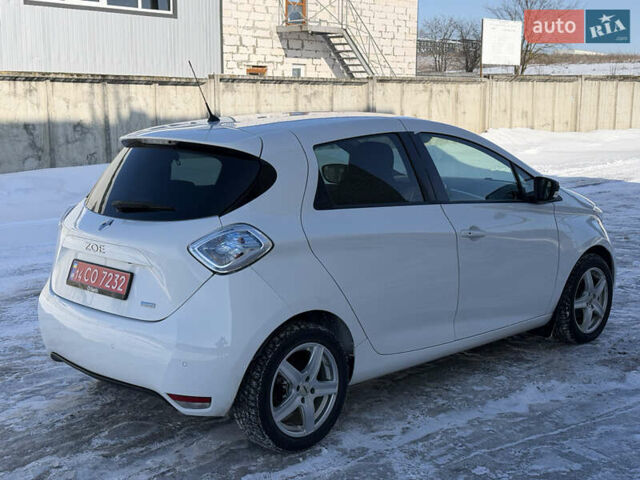 Белый Рено Зое, объемом двигателя 0 л и пробегом 108 тыс. км за 8800 $, фото 5 на Automoto.ua