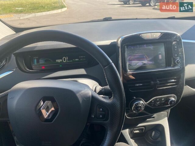 Білий Рено Зое, об'ємом двигуна 0 л та пробігом 131 тис. км за 9800 $, фото 22 на Automoto.ua