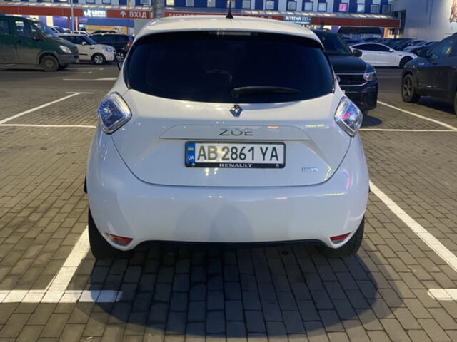 Білий Рено Зое, об'ємом двигуна 0 л та пробігом 117 тис. км за 9500 $, фото 1 на Automoto.ua