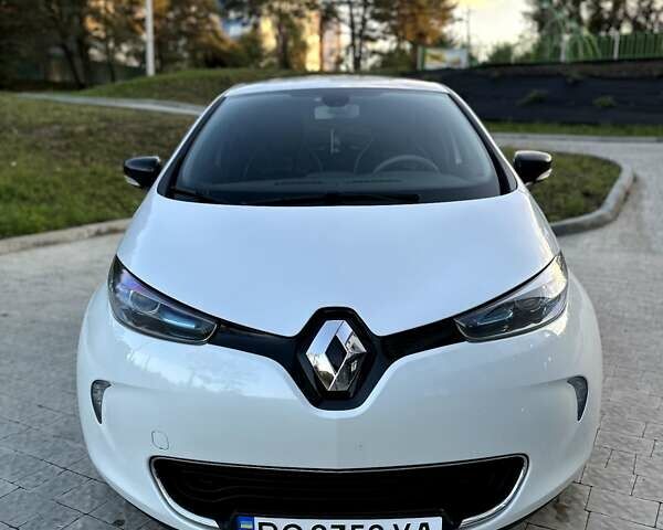 Белый Рено Зое, объемом двигателя 0 л и пробегом 127 тыс. км за 9800 $, фото 2 на Automoto.ua
