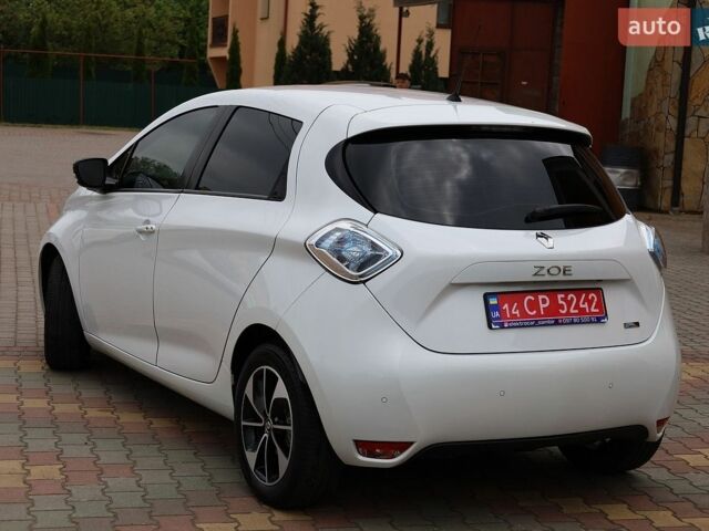 Белый Рено Зое, объемом двигателя 0 л и пробегом 95 тыс. км за 10444 $, фото 9 на Automoto.ua